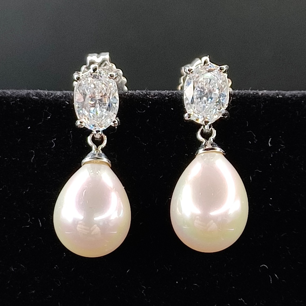 Crystal and Pearl drop earrings